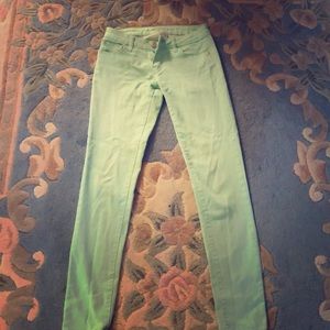 MINT CELEBRITY PINK PANTS